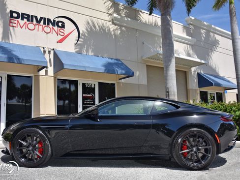 Used 2018 Aston Martin DB11 V12 image 25