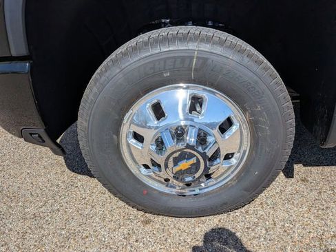 New 2026 Chevrolet Silverado 3500 High Country w/ High Country Premium Package AWD/4WD image 10