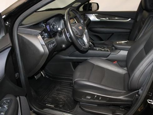 Certified 2022 Cadillac XT5 Sportv w/ LPO, ONYX Package AWD/4WD image 7
