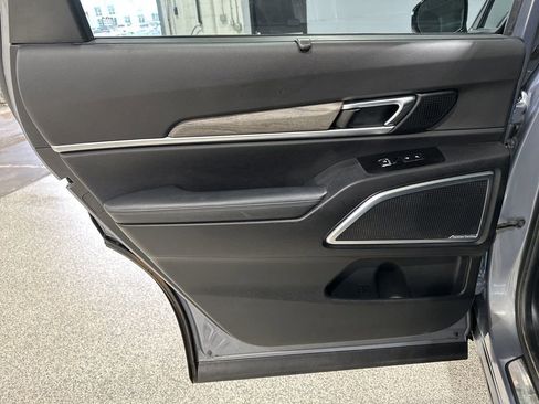 Used 2022 Kia Telluride SX w/ SX Prestige Package image 14