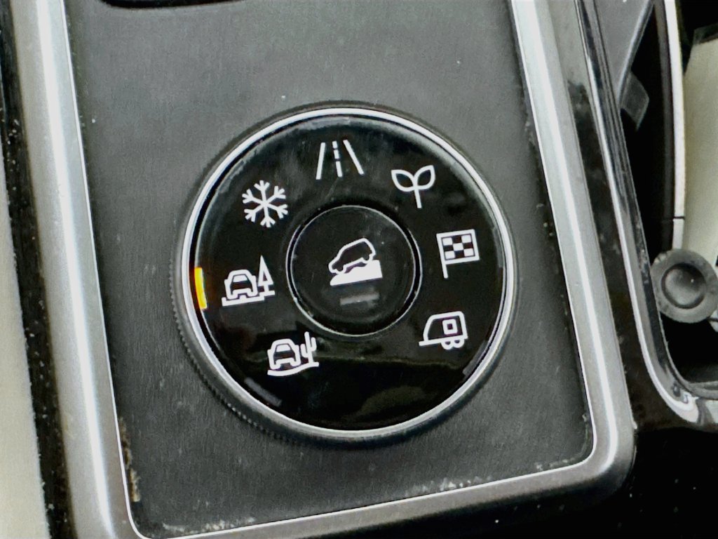 Used 2023 Nissan Pathfinder SL w/ Black Appearance Package AWD/4WD image 19