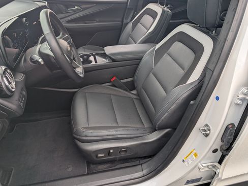 Used 2024 Chevrolet Blazer EV LT AWD/4WD image 17