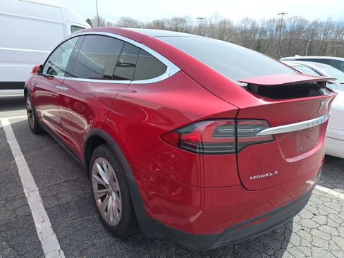 Used 2016 Tesla Model X 75D image 3