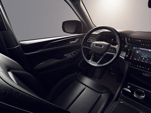 New 2026 Jeep Grand Cherokee Limited AWD/4WD image 8