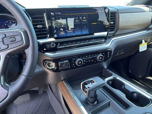 New 2026 Chevrolet Silverado 1500 High Country AWD/4WD image 25