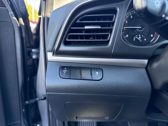 Used 2019 Hyundai Elantra SE w/ Cargo Package FWD image 17