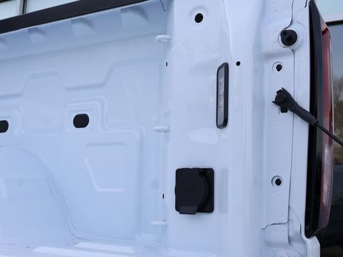 New 2026 GMC Sierra 1500 Elevation image 32