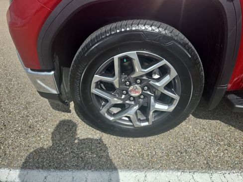 Used 2024 GMC Sierra 1500 SLT w/ SLT Premium Plus Package image 36