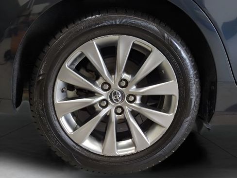 Used 2015 Toyota Camry XLE w/ Moonroof Package FWD image 22