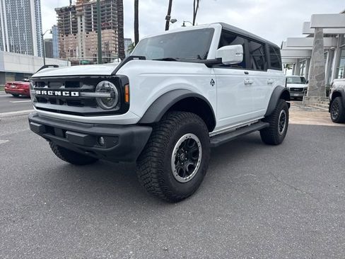 Used 2021 Ford Bronco Outer Banks w/ Sasquatch Package image 2