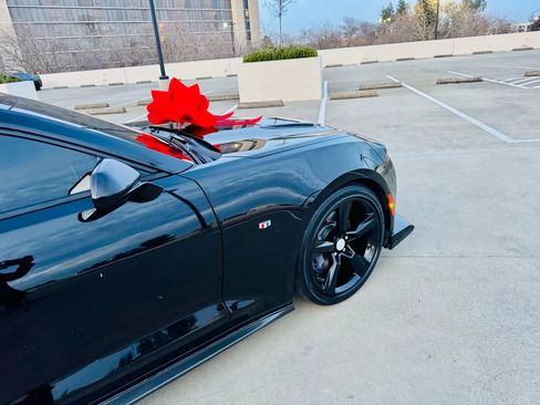 Used 2017 Chevrolet Camaro SS image 20