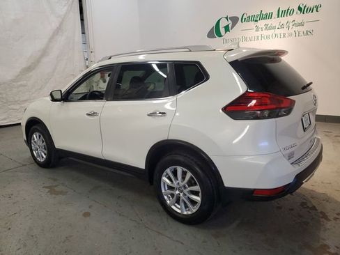 Used 2017 Nissan Rogue SV image 4
