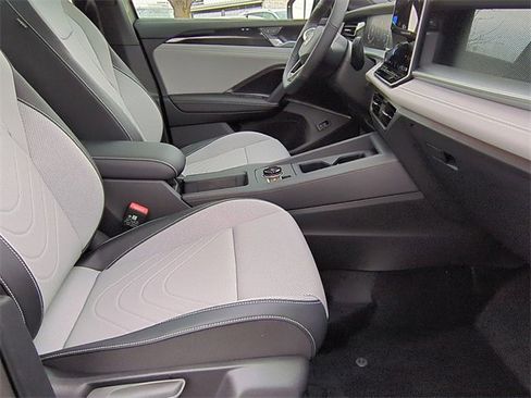 New 2026 Volkswagen Tiguan SE R-Line image 20