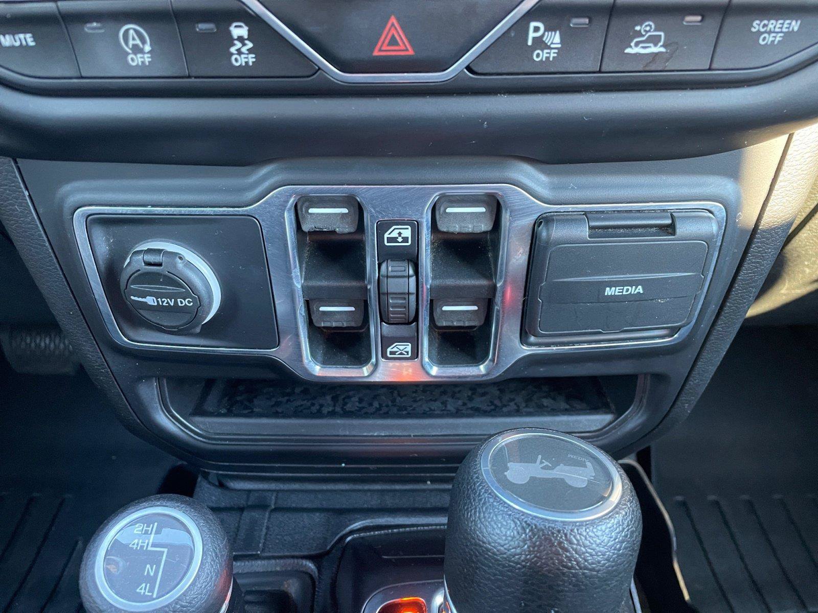Used 2021 Jeep Wrangler Unlimited Sport AWD/4WD image 18