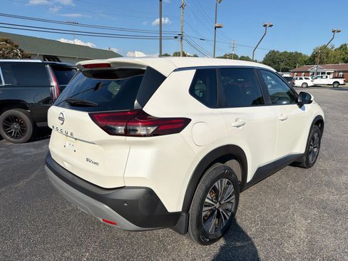 Used 2023 Nissan Rogue SV AWD/4WD image 3