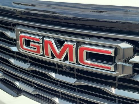 Used 2026 GMC Acadia AT4 w/ Luxury Package AWD/4WD image 31