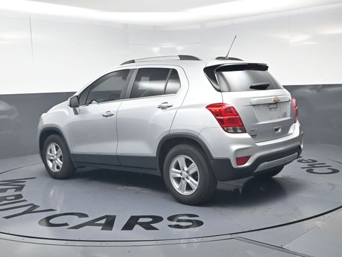 Used 2018 Chevrolet Trax LT w/ LT Convenience Package FWD image 19