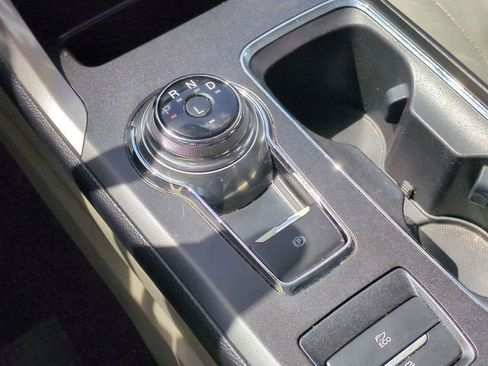 Used 2020 Ford Fusion SE FWD image 17