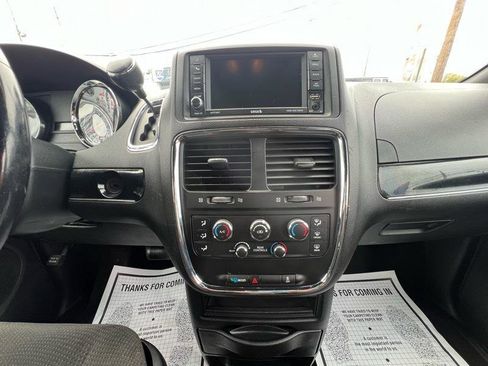 Used 2018 Dodge Grand Caravan SE FWD image 33