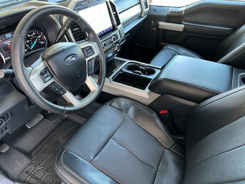 Certified 2022 Ford F250 Lariat w/ Tremor Off-Road Package AWD/4WD image 9