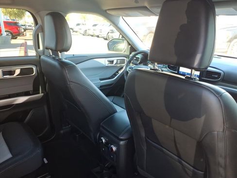 Used 2023 Ford Explorer XLT w/ Equipment Group 202A image 13