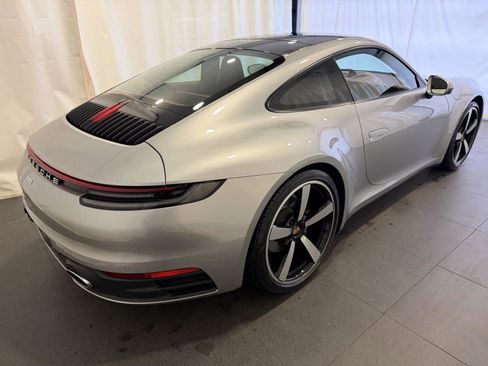 Used 2022 Porsche 911 Carrera image 9