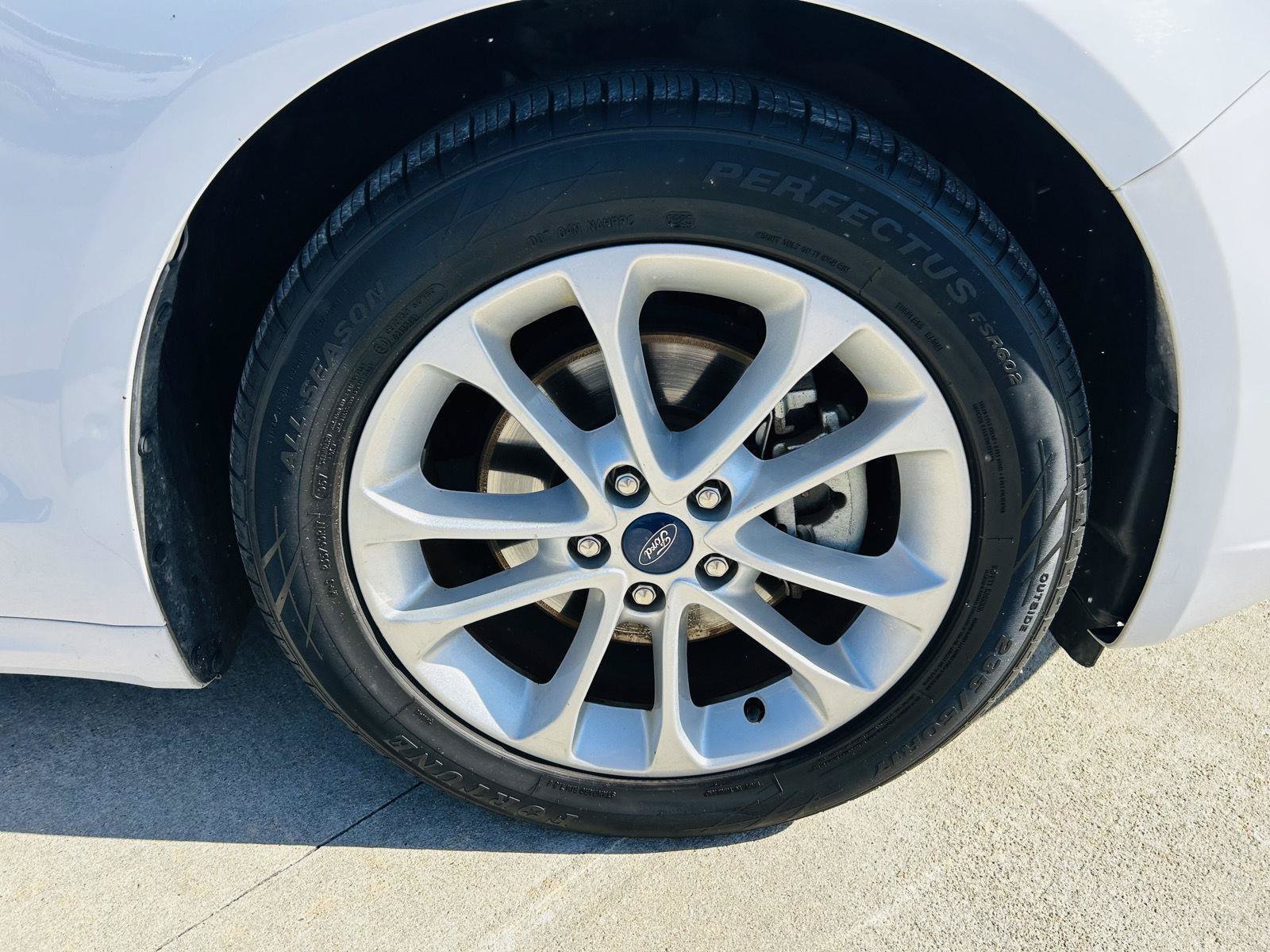 Used 2019 Ford Fusion SE FWD image 36