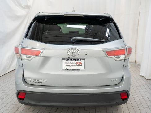 Used 2016 Toyota Highlander XLE image 4