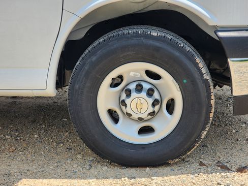 New 2024 Chevrolet Express 3500 w/ Power Convenience Package image 8