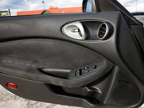Used 2010 Nissan 370Z Touring image 41