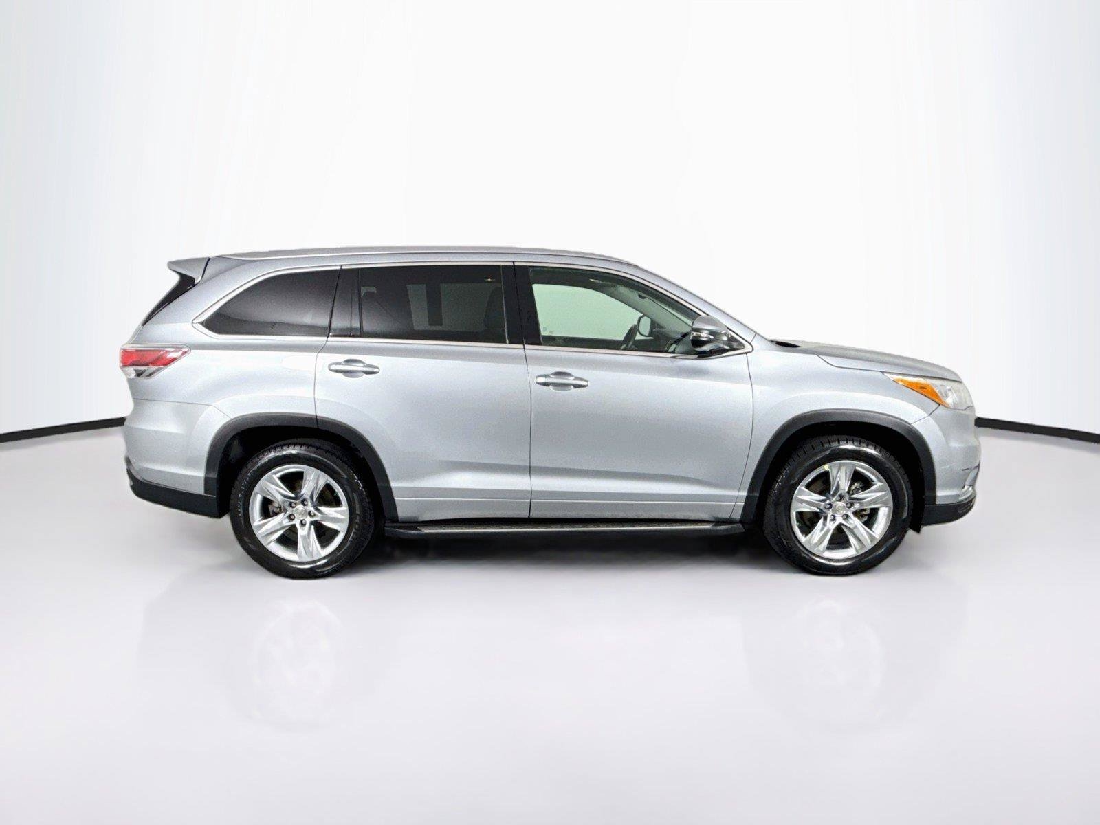 Used 2015 Toyota Highlander Limited FWD image 10