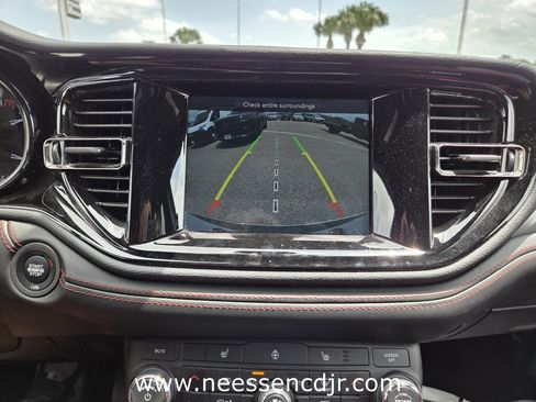 Used 2023 Dodge Durango GT image 9