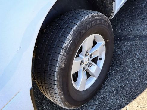 Used 2024 RAM 1500 Classic SLT image 40