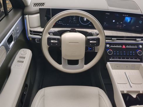 Used 2025 Hyundai Santa Fe Calligraphy image 15