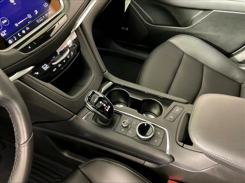 Certified 2024 Cadillac XT6 Luxury AWD/4WD image 18