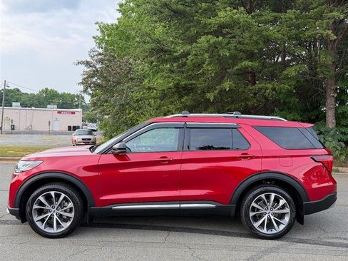 Used 2025 Ford Explorer Platinum w/ Ultimate Package AWD/4WD image 4