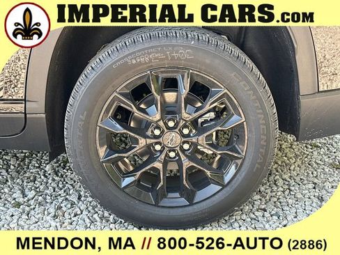 New 2026 Chevrolet Traverse LT w/ Midnight/Sport Edition AWD/4WD image 8