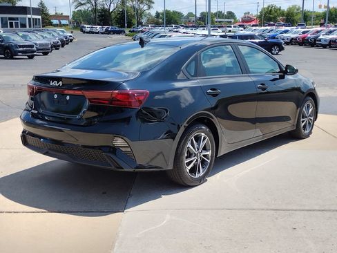 Used 2023 Kia Forte LXS FWD image 5