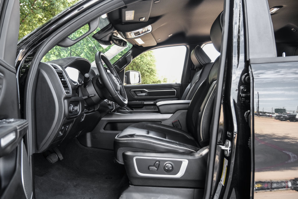 Used 2023 RAM 1500 Laramie AWD/4WD image 47