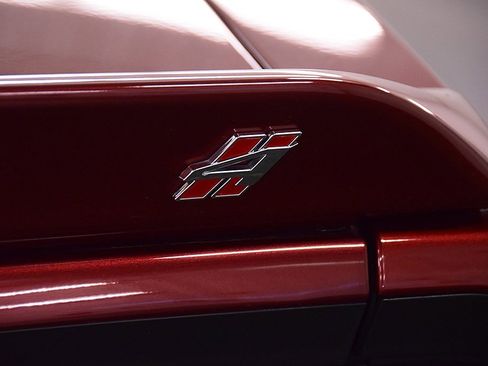 Used 2018 Dodge Challenger GT w/ GT Interior Package image 12