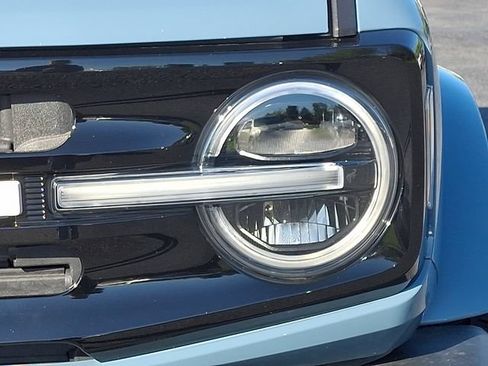 Used 2022 Ford Bronco Outer Banks AWD/4WD image 12