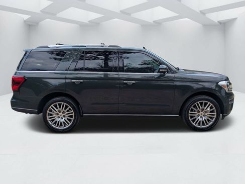 Used 2022 Ford Expedition Limited RWD image 2