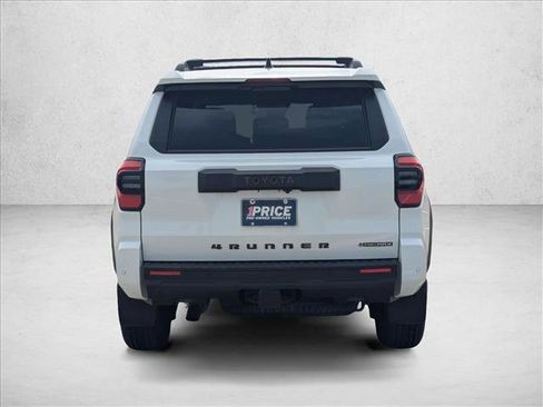 Certified 2025 Toyota 4Runner 4WD image 6