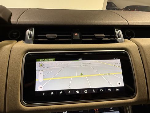 Used 2018 Land Rover Range Rover Sport SE AWD/4WD image 28