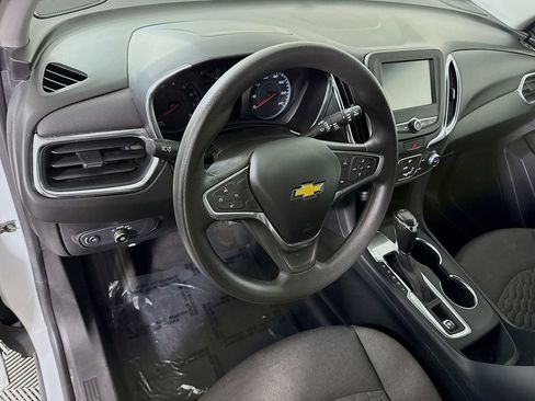 Used 2018 Chevrolet Equinox LT image 16