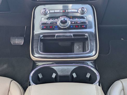 Used 2022 Lincoln Nautilus Reserve w/ Luxury Package FWD image 21