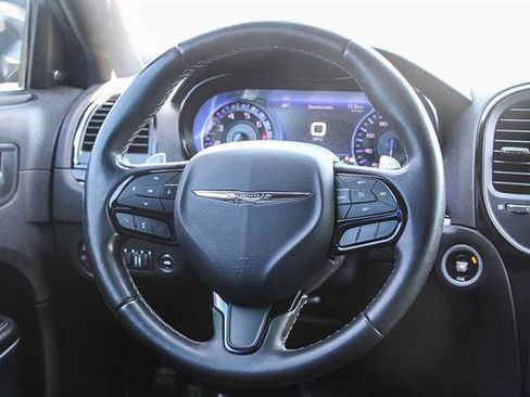 Used 2018 Chrysler 300 S image 16