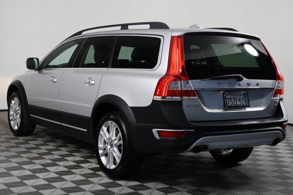 Used 2016 Volvo XC70 T5 Premier AWD/4WD image 6