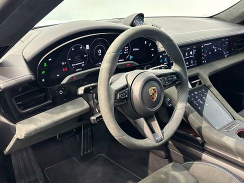 Used 2023 Porsche Taycan GTS image 17