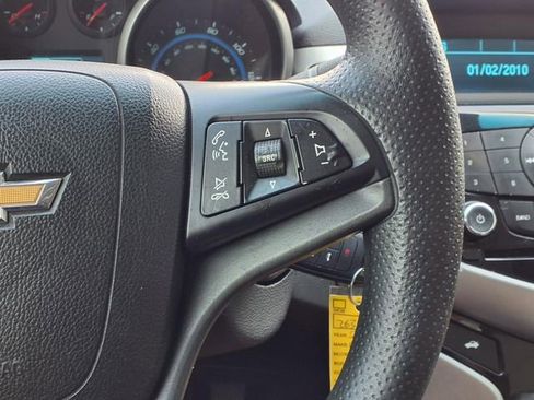 Used 2015 Chevrolet Cruze LS image 17
